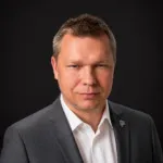 Peter Mihal�k